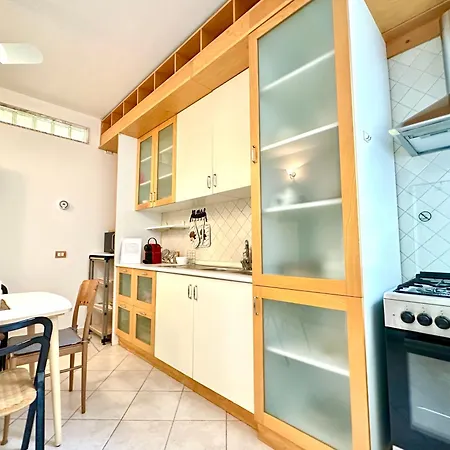 Centro Casa Damare Барі