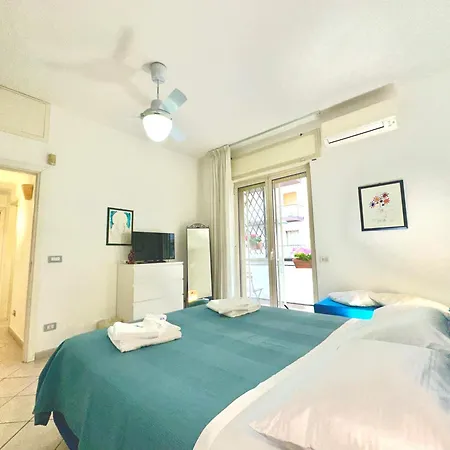 Апартаменти Centro Casa Damare Барі